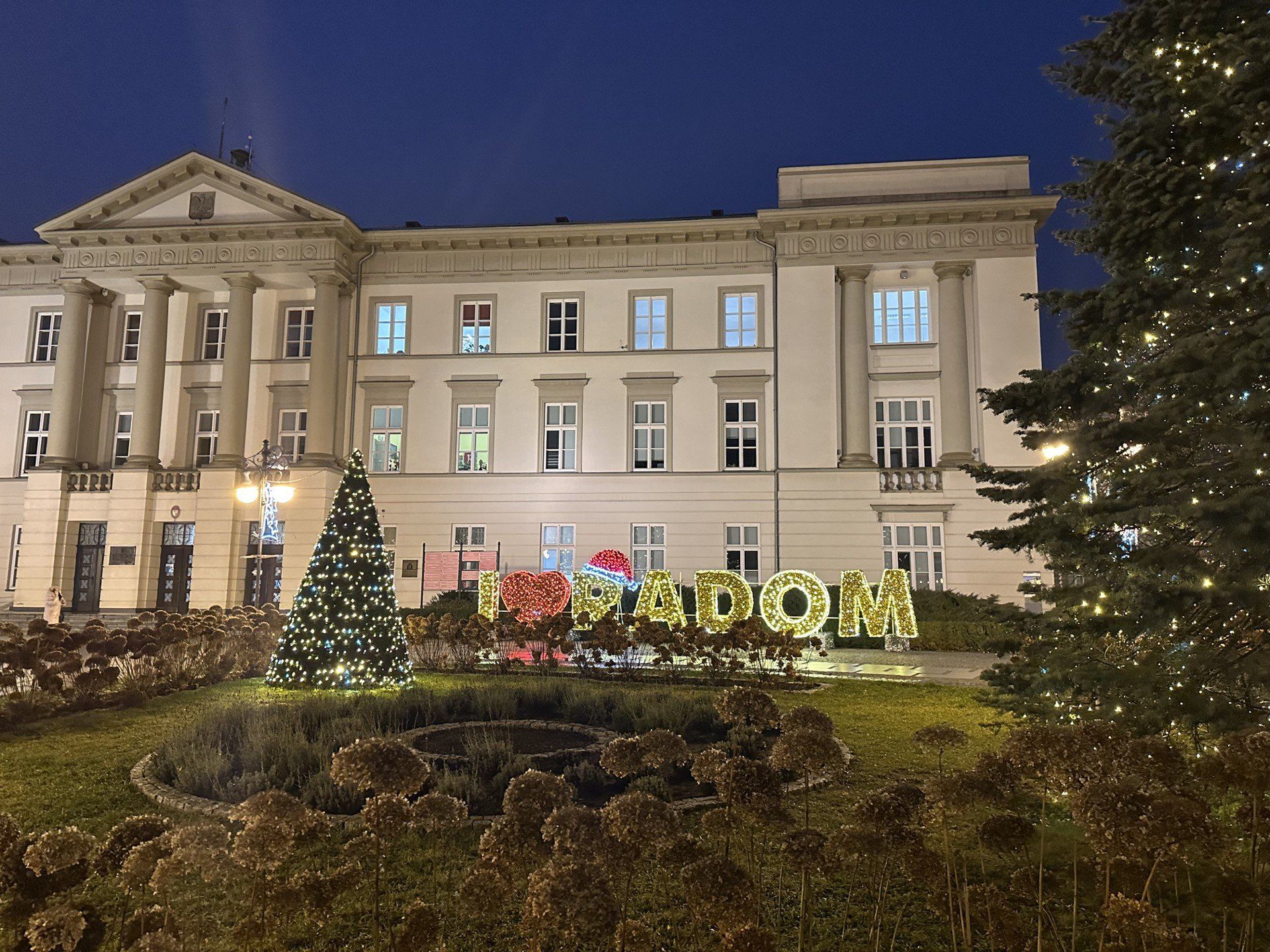 Napis &#34;I Love Radom&#34; na placu Corazziego.