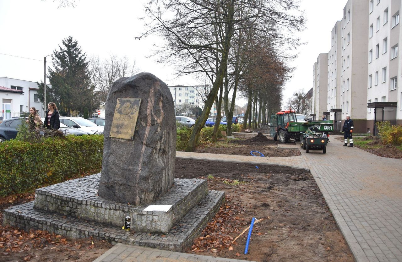 Koronowo: Mieszkańcy protestują przeciw ławkom pod oknami