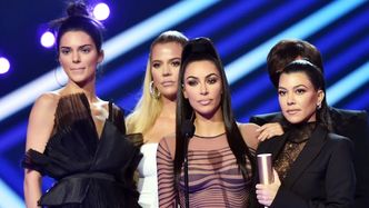 Sztuczna inteligencja pokazała, jak Kardashianki wyglądałyby BEZ OPERACJI PLASTYCZNYCH. Rozpoznalibyście je?