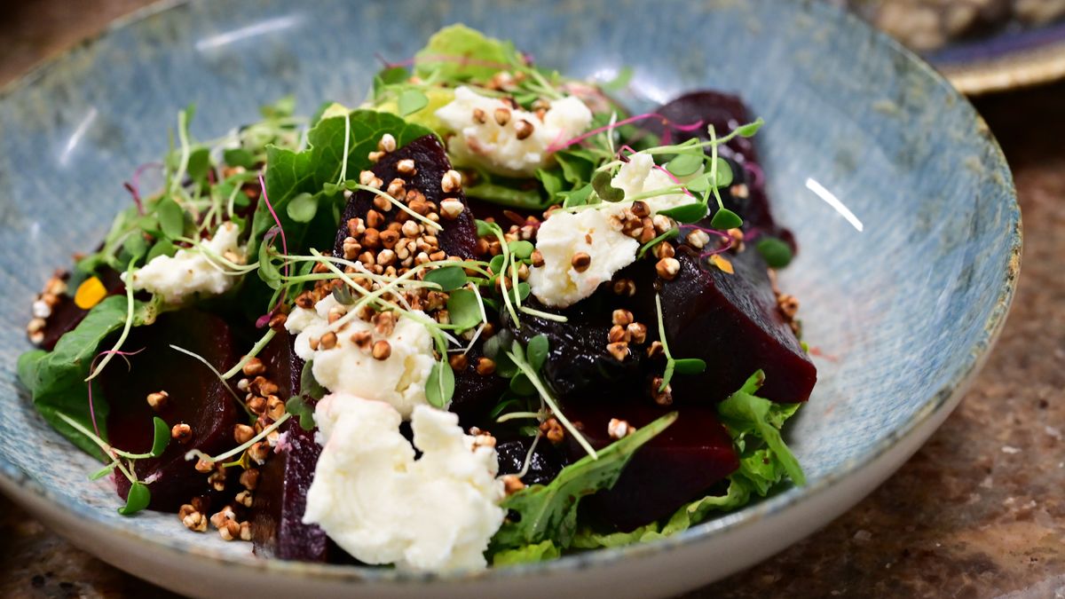 Prosta sałatka z burakiem