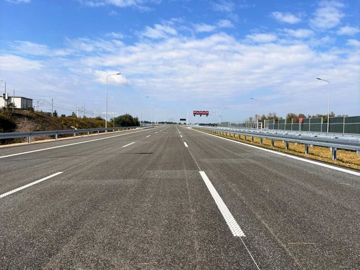"Płatnych dróg będzie znacznie więcej. e-TOLL obejmie kolejne 880 kilometrów tras".
