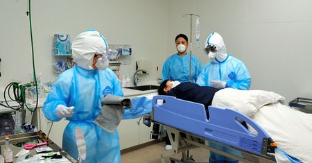 Koronawirus: japońscy lekarze obawiają się załamania systemu opieki zdrowotnej