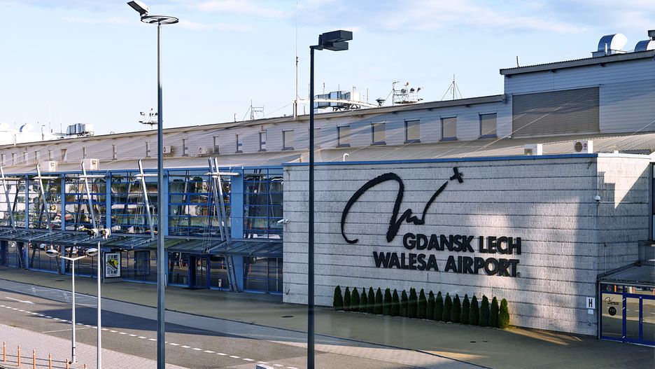 Władze gdańskiego lotniska zdecydowały o ewakuacji 