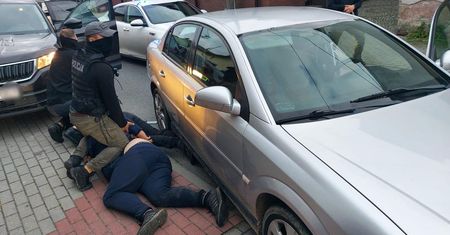 Policja rozbiła gang złodziei. Specjalizowali się w jednej grupie aut