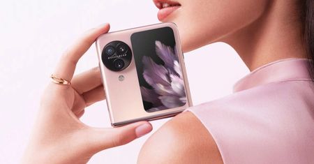 OPPO Find N3 Flip zmienia zasady gry. Takiego składanego smartfonu jeszcze nie było