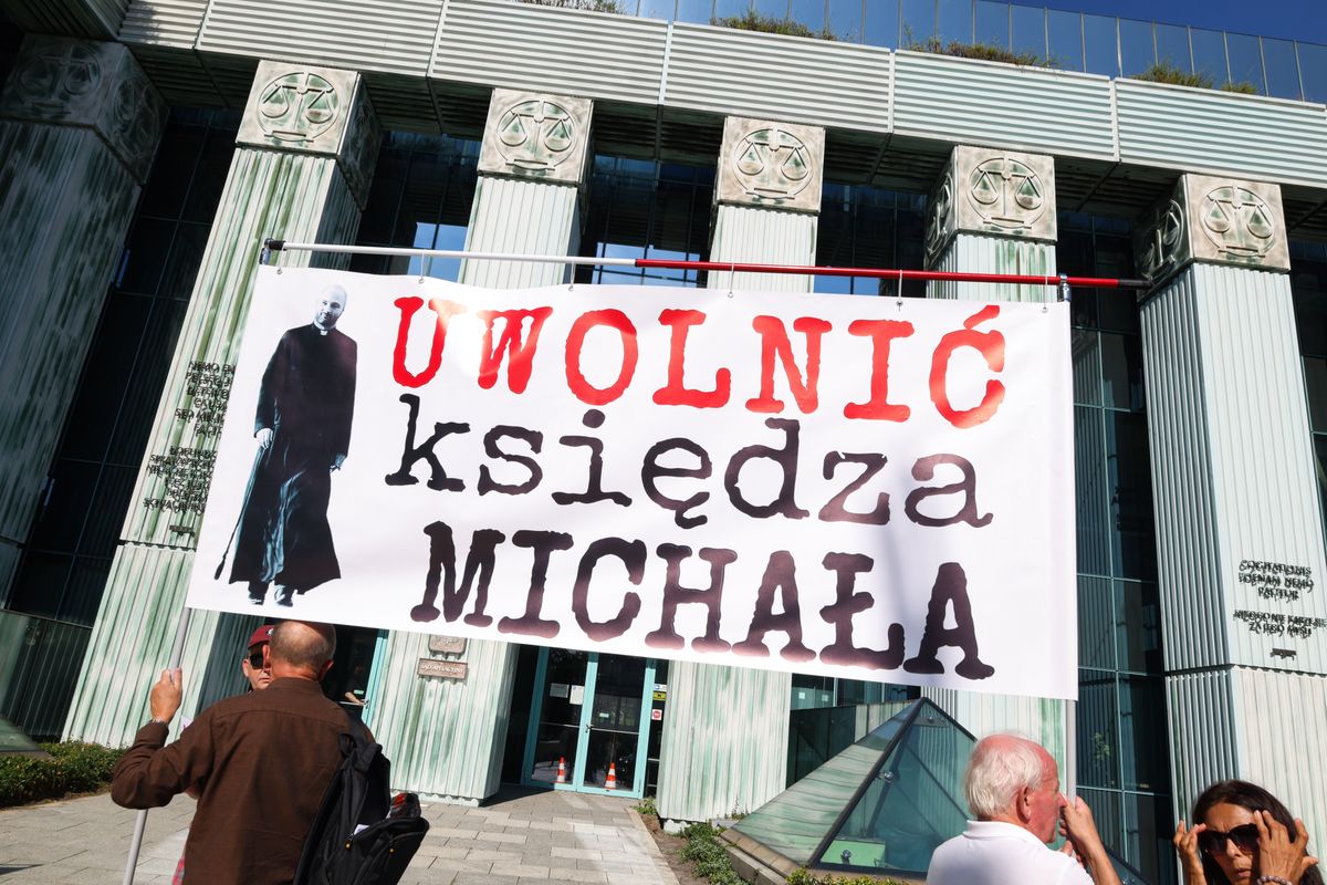 Demonstracja w sprawie uwolnienia księdza Michała Olszewskiego