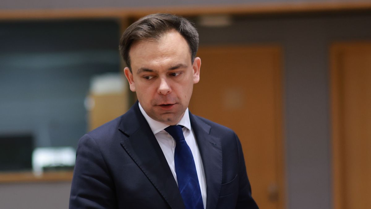 EU Economic and Financial Affairs Council meeting in Brussels
epa12095613 Polish Finance Minister Andrzej Domanski arrives to chair the EU Economic and Financial Affairs Council (ECOFIN) meeting, in Brussels, Belgium, 13 May 2025.  EPA/OLIVIER HOSLET 
Dostawca: PAP/EPA.
OLIVIER HOSLET
officials, ministers, EU, council