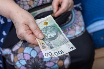Część emerytów dostanie niższą czternastkę. Oto wyliczenia