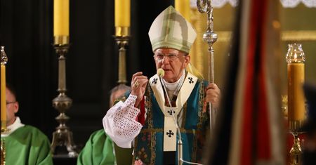Jędraszewski słał gromy podczas mszy. Wierni bili brawo
