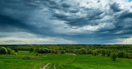 Zagrzmi w całym kraju. Oto prognoza pogody na weekend