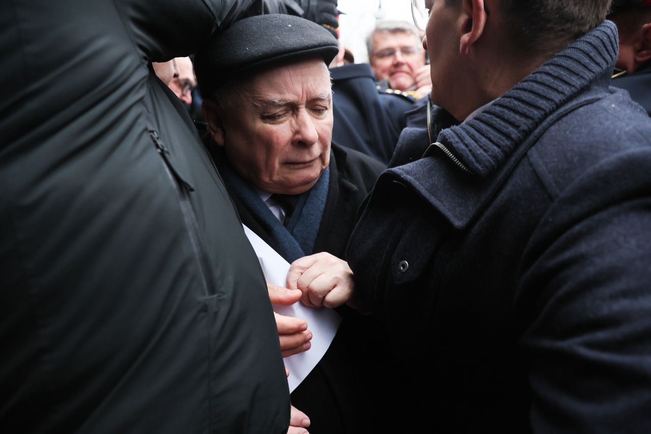 Kaczyński grozi Tuskowi i Hołowni więzieniem, w PiS puściły nerwy. Nie wszystkim to się podoba