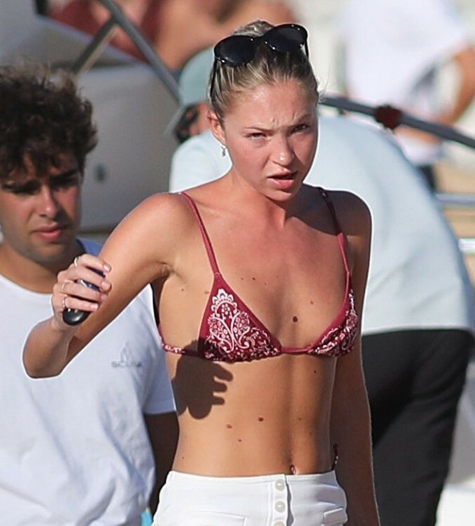 Kate Moss wypoczywa na Formenterze u boku córki
