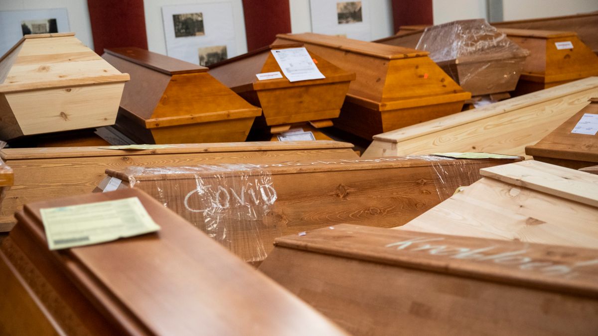 Zdjęcie dnia. Trumny z ofiarami koronawirusa z Saksonii 1