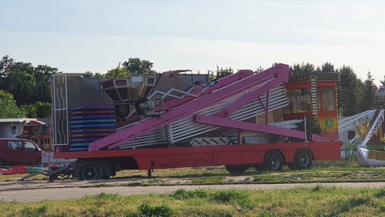 Niebezpieczne wesołe miasteczko zamknięte. UDT nie zdążył przeprowadzić kontroli