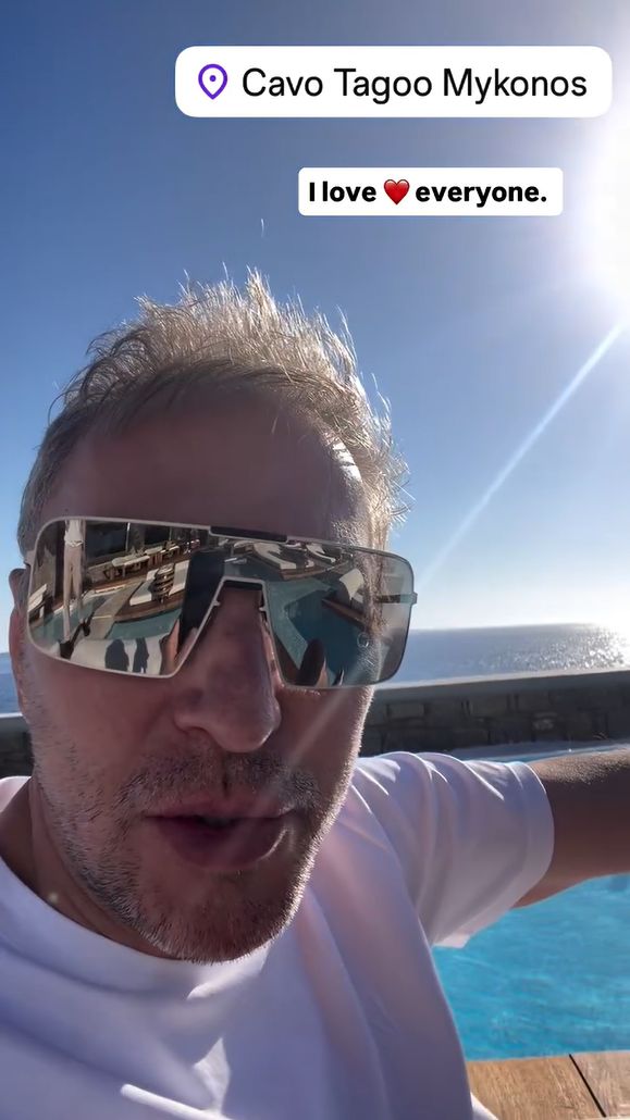 Krzysztof Gojdź przemówił z basenu na Mykonos