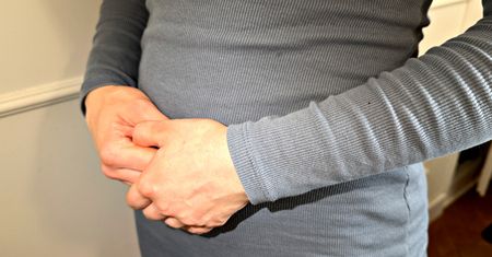 Przyczyna silnych wzdęć. Sprawdź, kiedy iść do lekarza