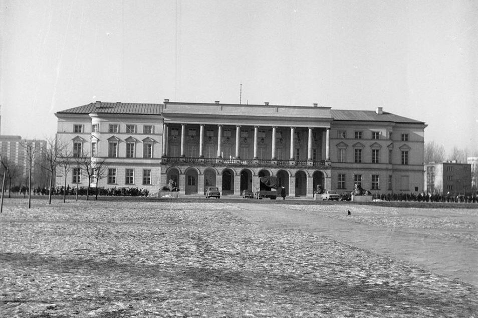 46 lat temu obrócono Pałac Lubomirskich [ZDJĘCIA]