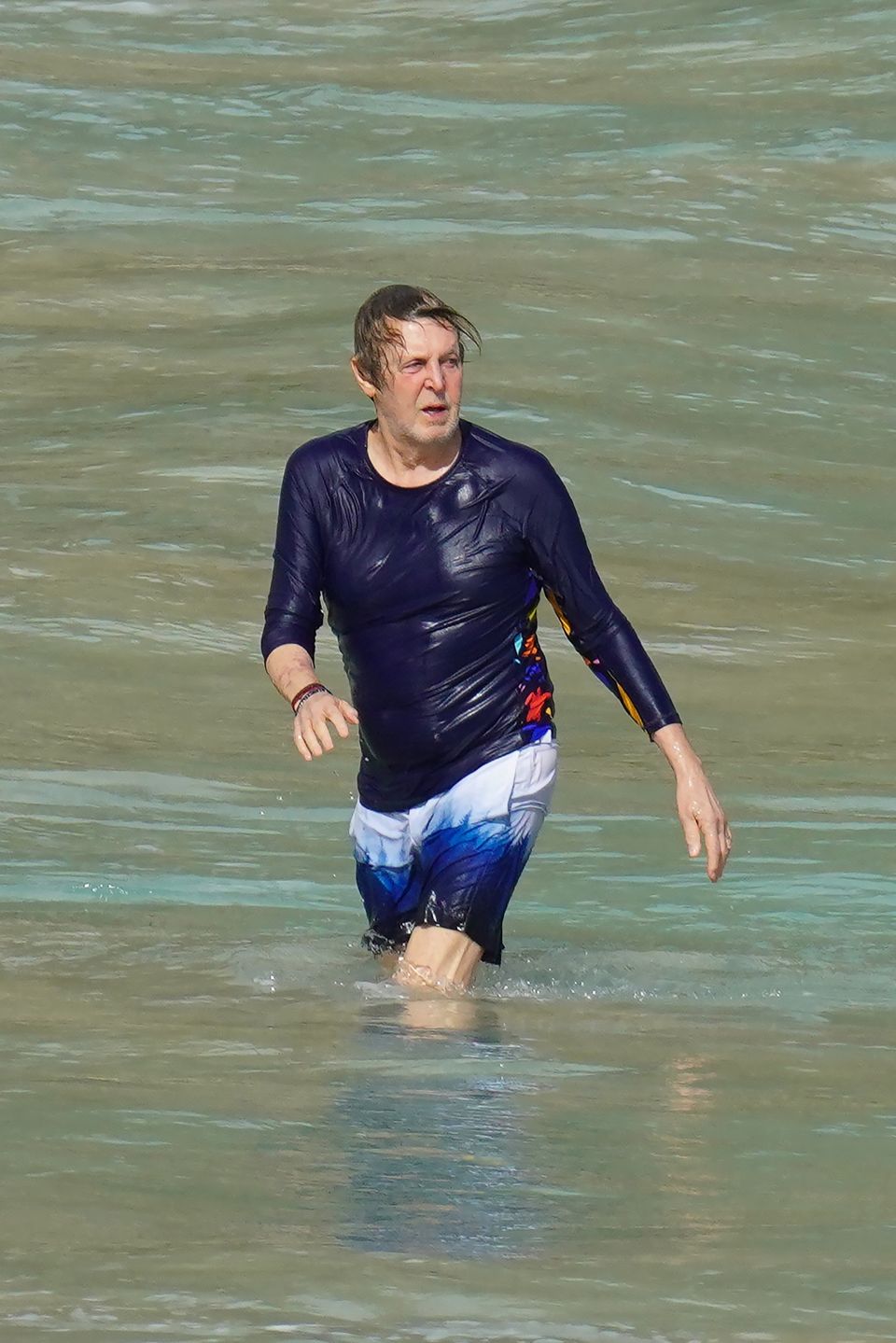 79-letni Paul McCartney i jego żona Nancy Shevell taplają się w Morzu Karaibskim