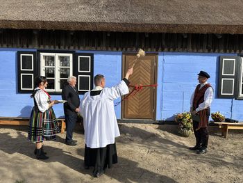 Kierz: Wiejska chata już otwarta. Etnocentrum Ziemi Łódzkiej podsumowało warsztaty rzemiosła i dawnych praktyk