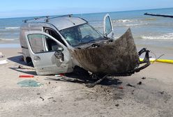 Wparował na plażę autem. Zdumienie w Łebie. "Zderzył się z falochronem"