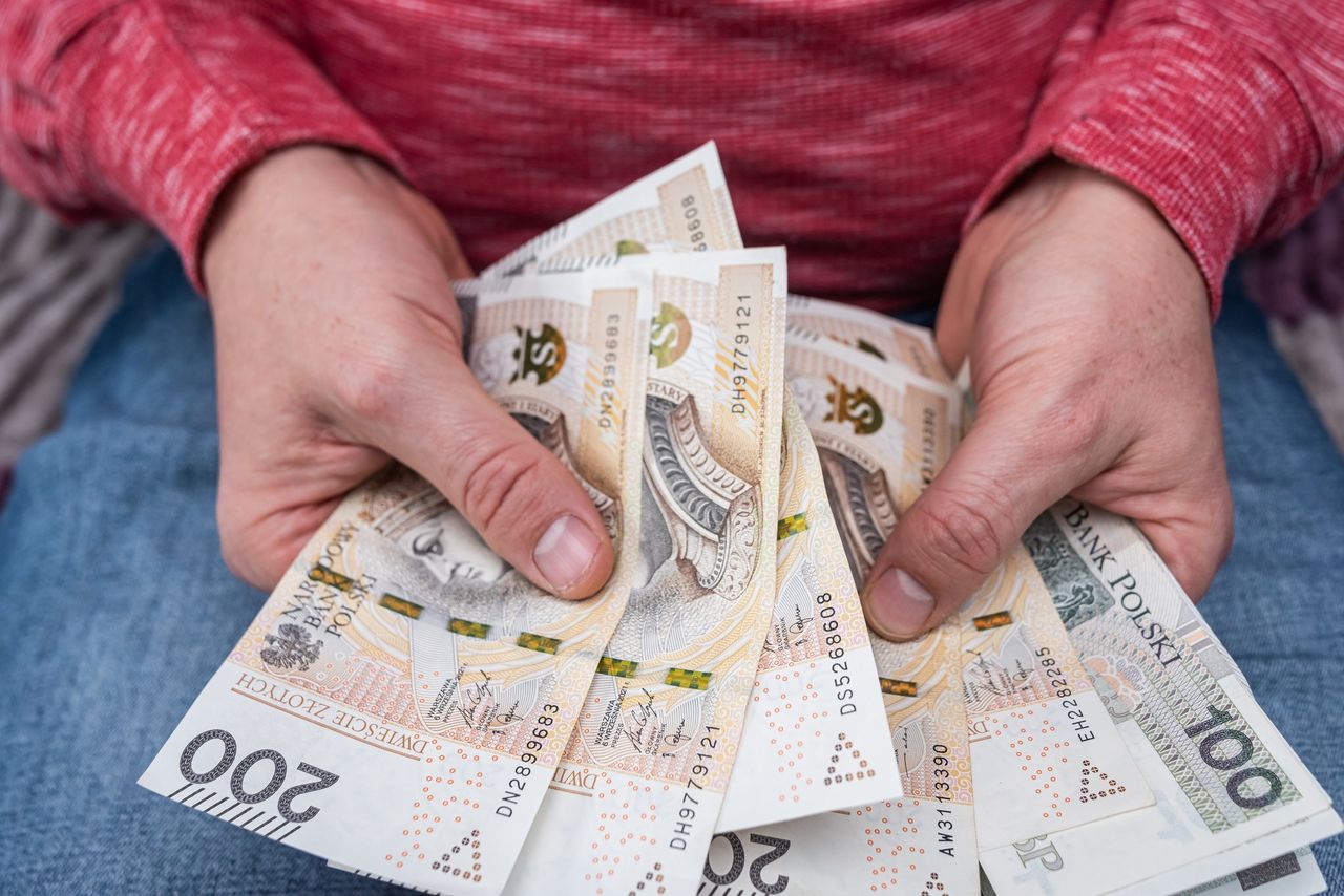 2700 zł miesięcznie dla kolejnej grupy? Ministerstwo pracuje nad zmianą