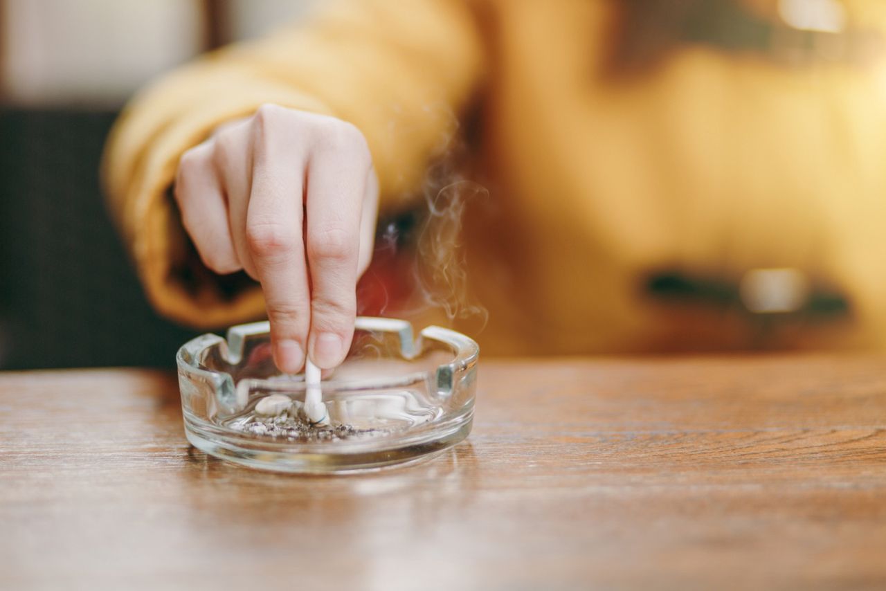EU ministers endorse outdoor smoking ban in public spaces