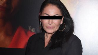 Oskarżona o 13 przestępstw Agnieszka R. opublikowała zdjęcia z czarnym paskiem na oczach. To będzie jej jedyny komentarz?