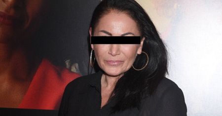 Oskarżona o 13 przestępstw Agnieszka R. opublikowała zdjęcia z czarnym paskiem na oczach. To będzie jej jedyny komentarz?