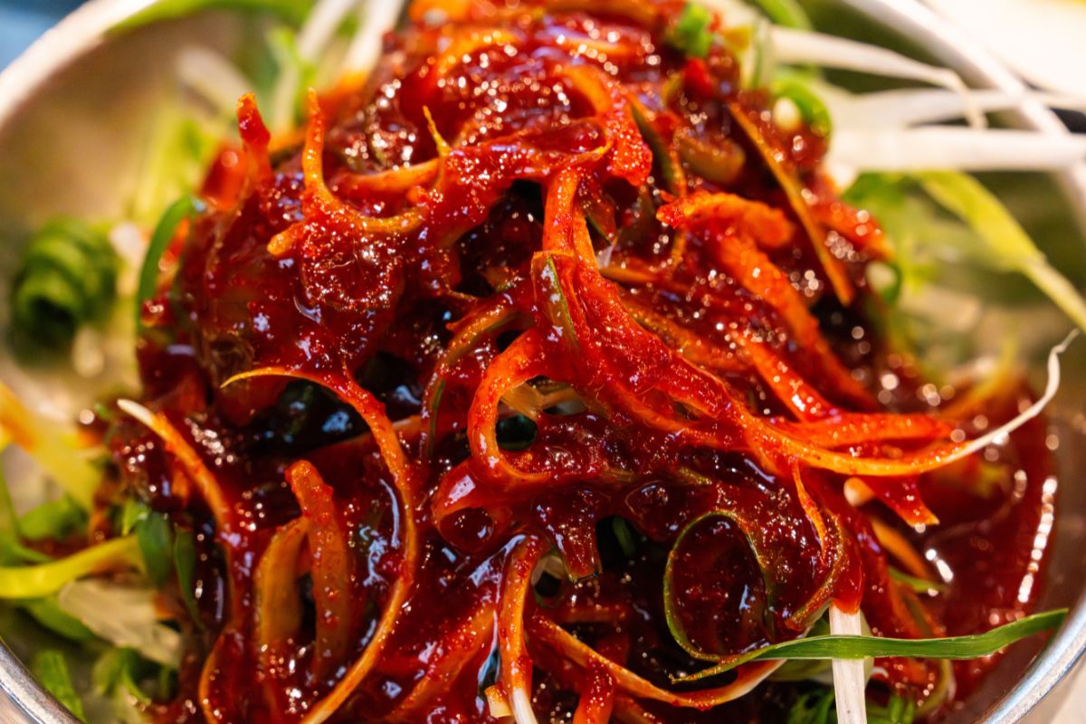 Zamiast dorzucać do twarogu, robię sałatkę. W Korei to przysmak