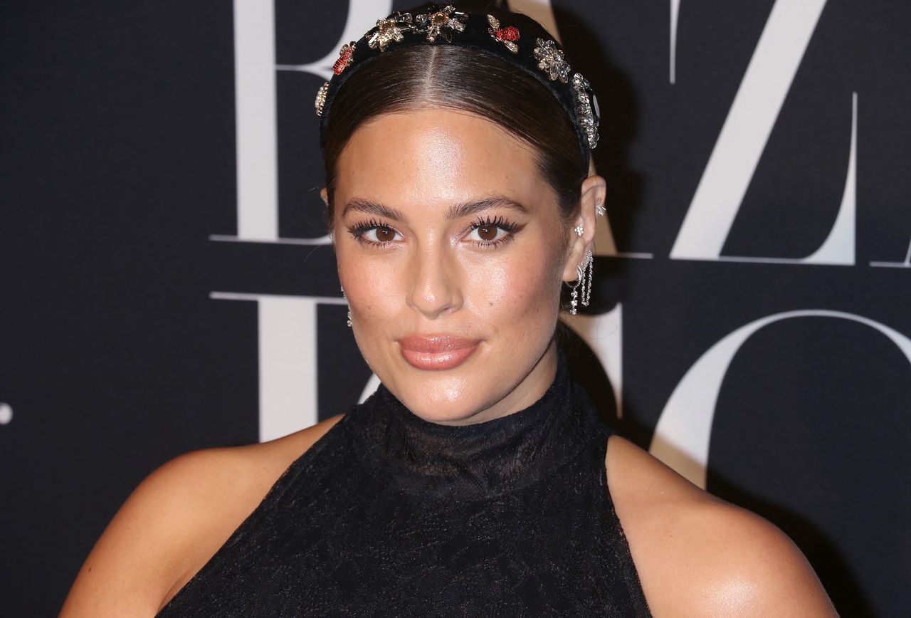 Ashley Graham pokazuje ciążowe ciało. Fanka: "Jesteś przepiękna"