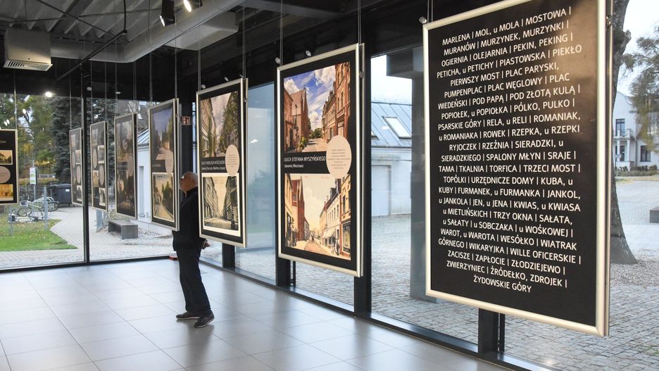 &#34;Tu jest, tu było, tak się mówiło - drugie spojrzenie&#34;. W Muzeum Śremskim  otwarto wyjątkową wystawę [zdjęcia]