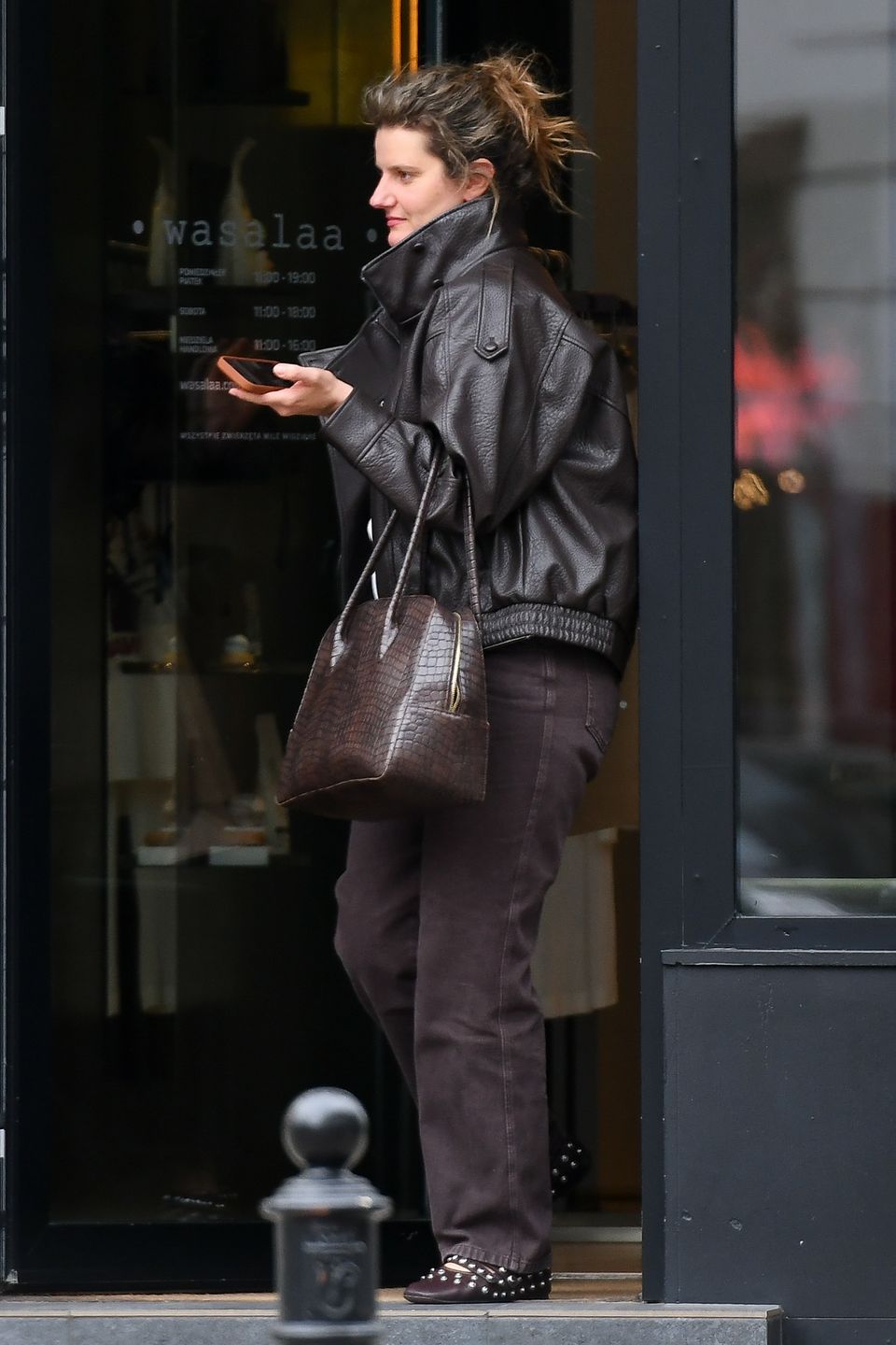 Zofia Zborowska buszuje po sklepach