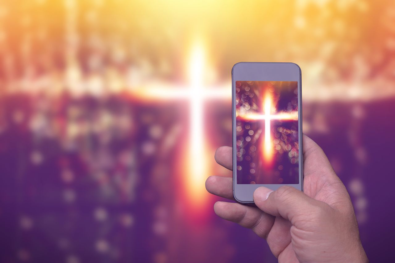 Katoflix to nowy serwis VOD skupiający się na tematyce katolickiej, fot. thanasus/Shutterstock
