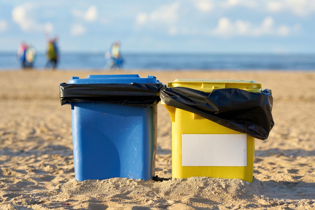 Mniej plastikowych śmieci na plażach w Europie. Bałtyk liderem czystości!