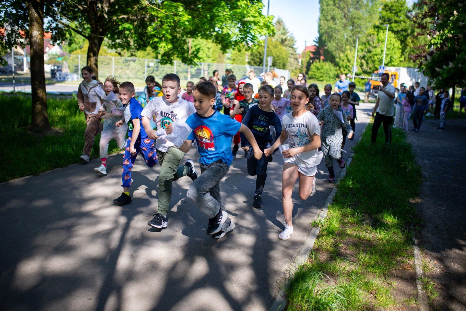 Bieg w Piżamach w Szkole Podstawowej nr 1 w Słupsku. Dzieci dla dzieci. Brawo za wielkie serca!