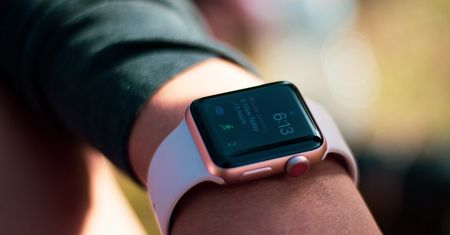 Smartwatch jaki wybrać? Podpowiadamy, na co zwrócić uwagę przed zakupem