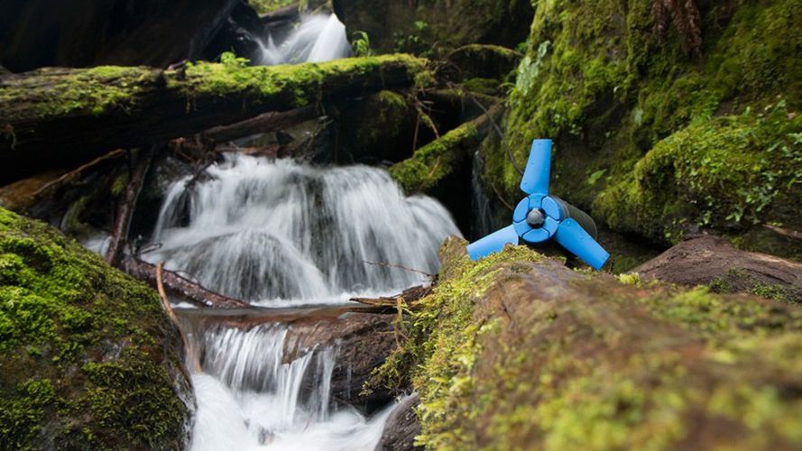 Prąd prosto z rzeki: miniaturowa turbina Estream naładuje nasz smartfon 1
