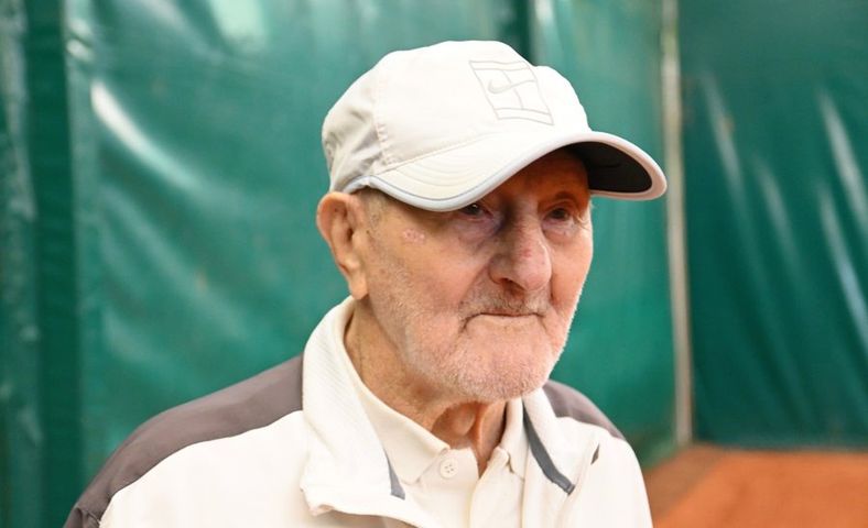 Tadeusz Krzyszkowski to najstarszy tenisista Polski i świata