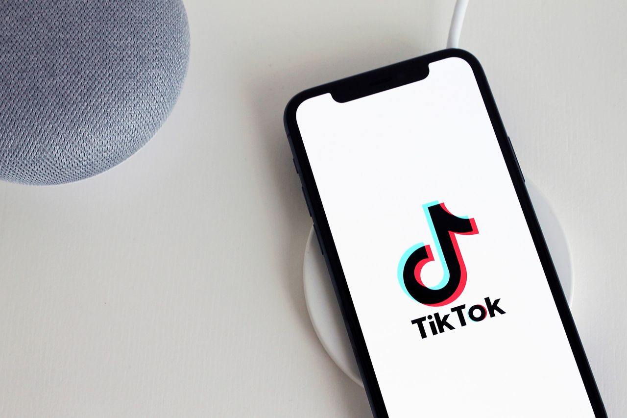 TikTok zostanie sprzedany za 20-30 miliardów. Jutro dowiemy się, kto kupi aplikację