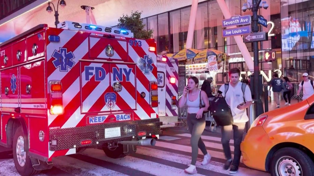 Bezdomny wziął nóż i wszedł w tłum. Tragedia w nowojorskim metrze