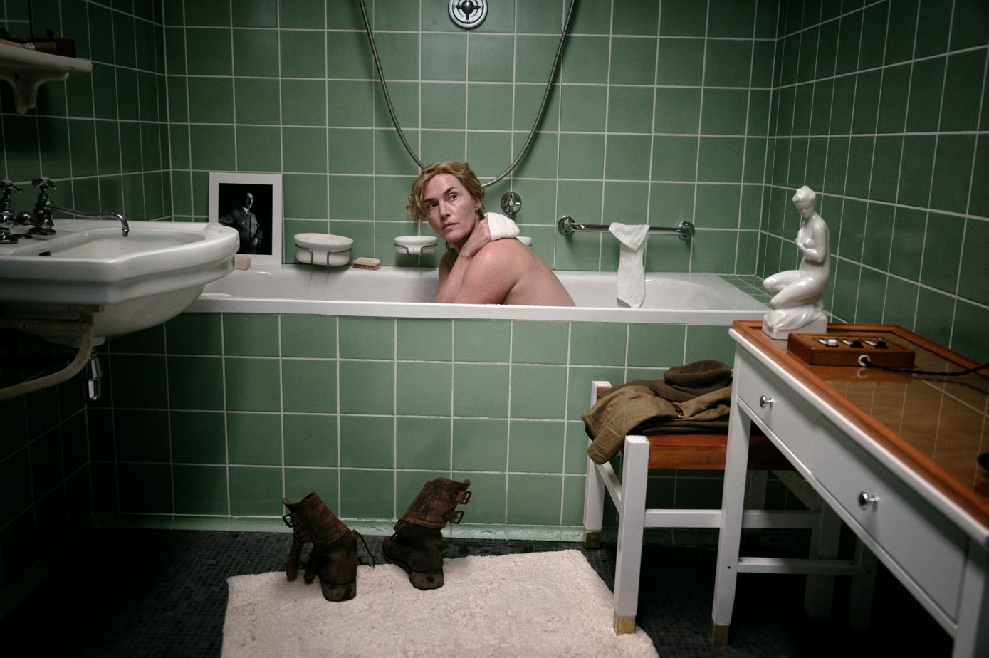 scena w wannie Hitlera w filmu "Lee. Na własne oczy"