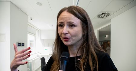 "Sytuacja absurdalna". Ministra o horrendalnych zarobkach lekarzy