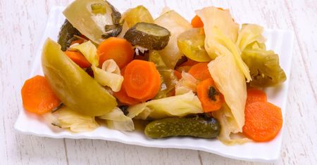 Jedzenie marynowanych warzyw zwiększa ryzyko raka żołądka