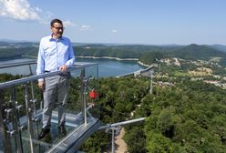 "Nie ma już z czego robić oszczędności". Rząd i parlament na wakacjach, a miliony Polaków czekają na pomoc przed zimą