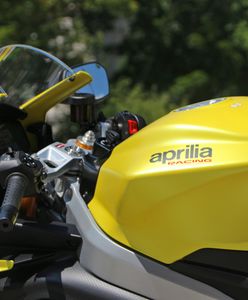 Duży motocykl na kategorię B. Aprilia szykuje model z dwoma kołami z przodu