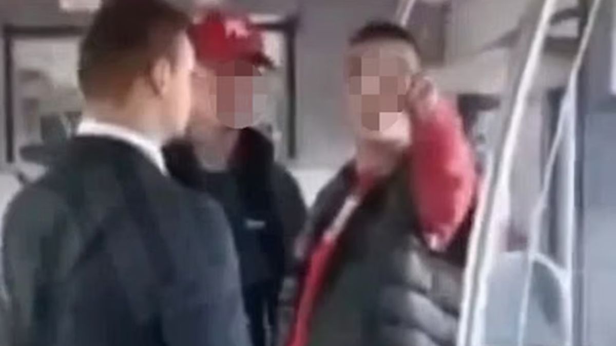 Agresywne zachowanie dwóch mężczyzn.