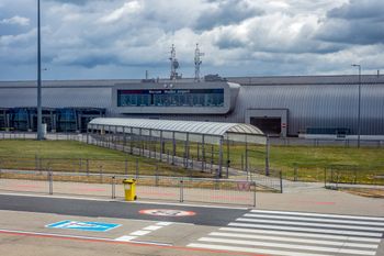 Turyści długo czekali. "Inwestycja będzie sprzyjać rozwojowi lotniska Warszawa-Modlin"