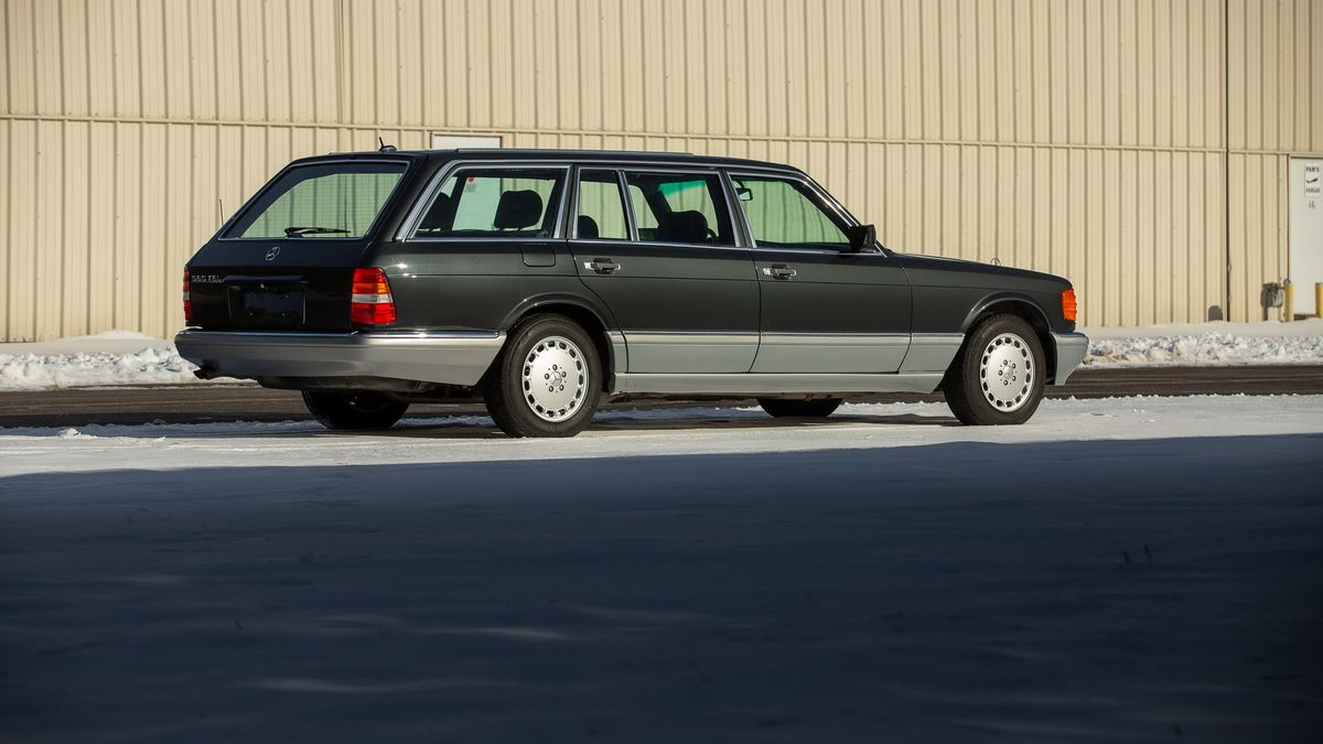 Klasa S W126 nigdy nie była oferowana z nadwoziem kombi.