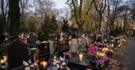 Duża zmiana w pogodzie. Podano prognozę na Wszystkich Świętych