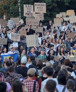 Tłum przed Radą Najwyższą Ukrainy. Tak zareagowali na wynik głosowania